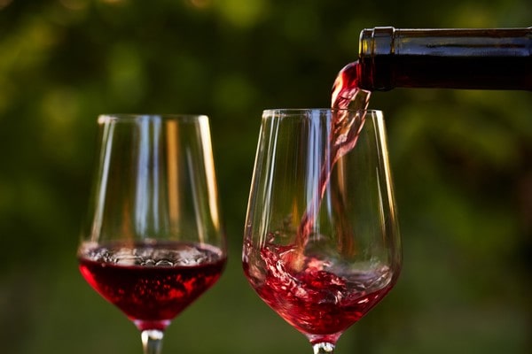 Les vins rouges de la Maison Gabriel Meffre s'invitent sur les tables de l'été